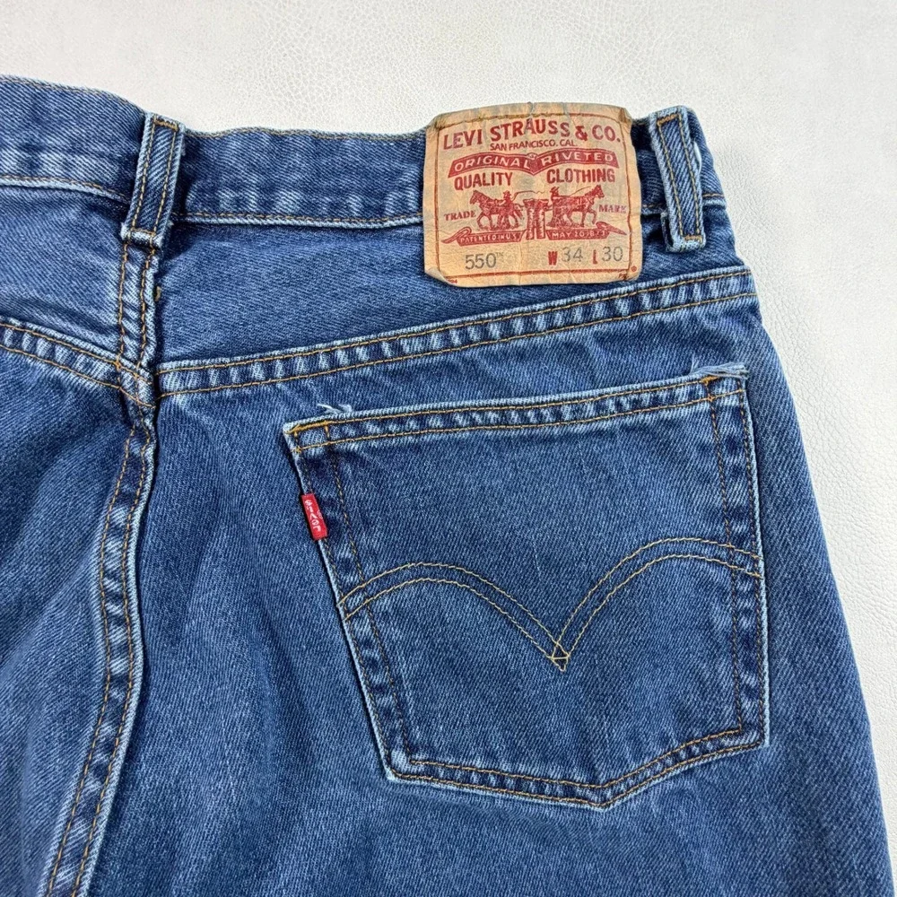Retro Levis 550 Mens 32x28 Relaxed Fit Tapered Leg Blue Denim Jeans Medium Wash